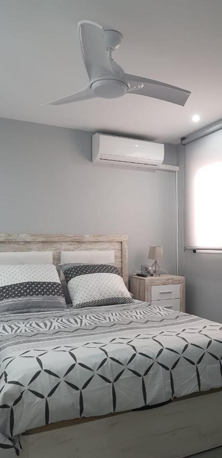 Nautilus Apartment Torrevieja Exterior photo